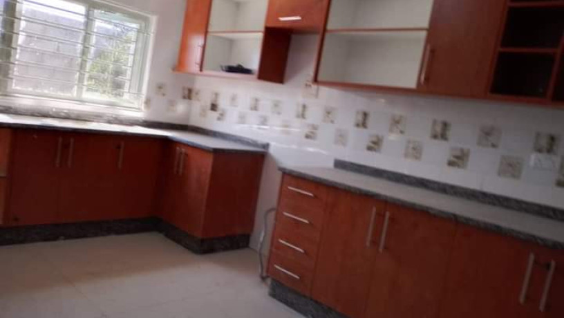 2-bedroom-flat-for-rent-in-chalala-big-4