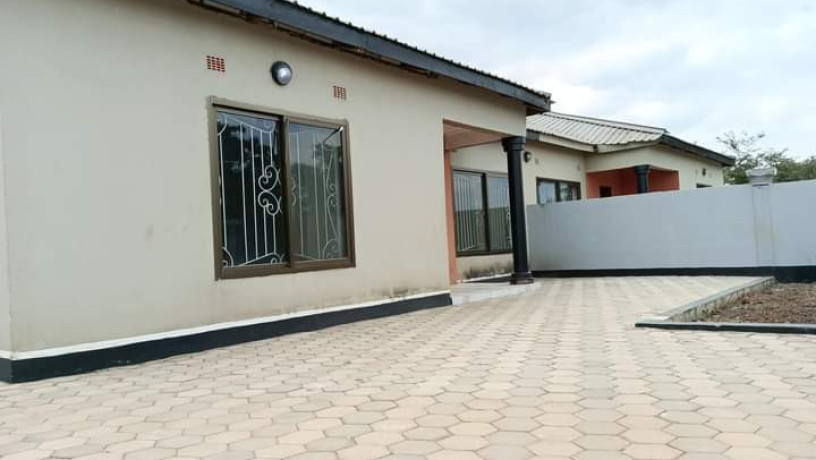 3-bedroom-flat-for-rent-in-lilayi-estate-big-9