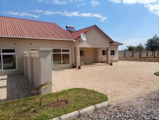3-bedroom-flat-for-rent-in-new-kasama-big-5