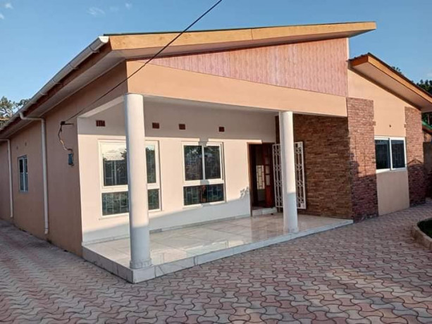 3-bedroom-standalone-house-for-sale-in-roma-big-2