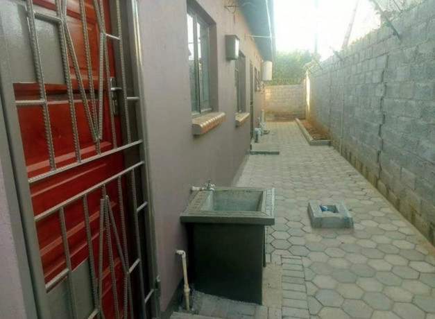 4-bedroom-house-for-rent-in-meanwood-kwamwena-big-0