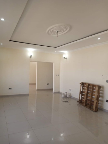 4-bedroom-house-for-sale-in-lilayi-big-2