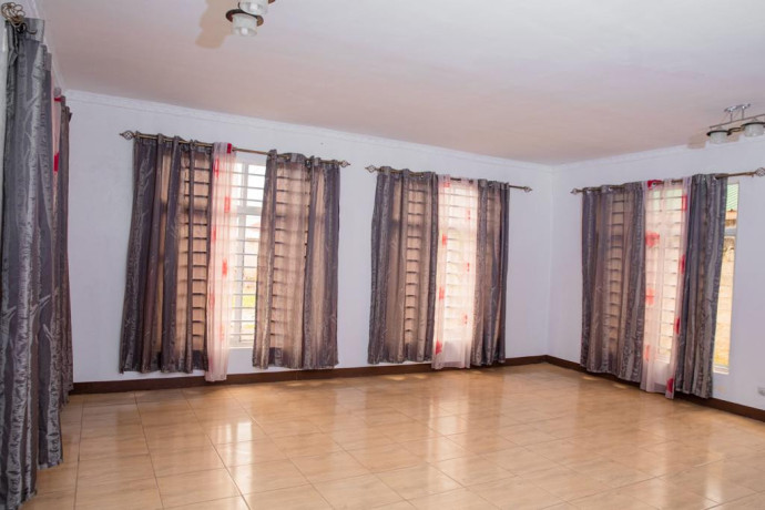 5-bedroom-house-for-sale-in-north-gate-big-2