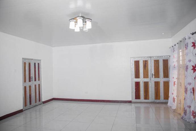 5-bedroom-house-for-sale-in-north-gate-big-3