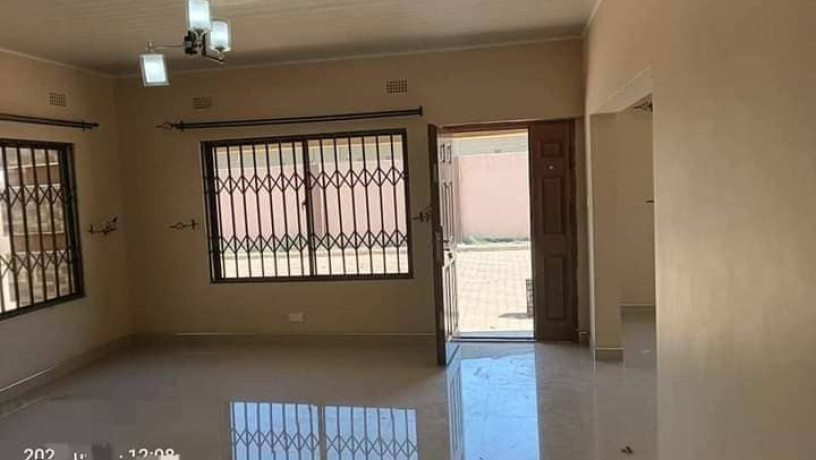 2-bedroom-flat-for-rent-in-chalala-big-8