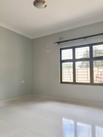 spacious-3-bedroom-flat-for-rent-in-ibex-meanwood-big-5