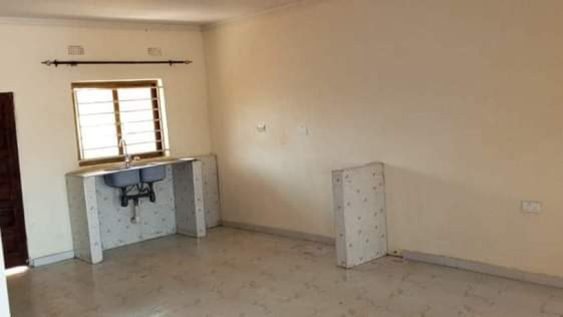 2-bedroom-flat-for-rent-in-chalala-big-7