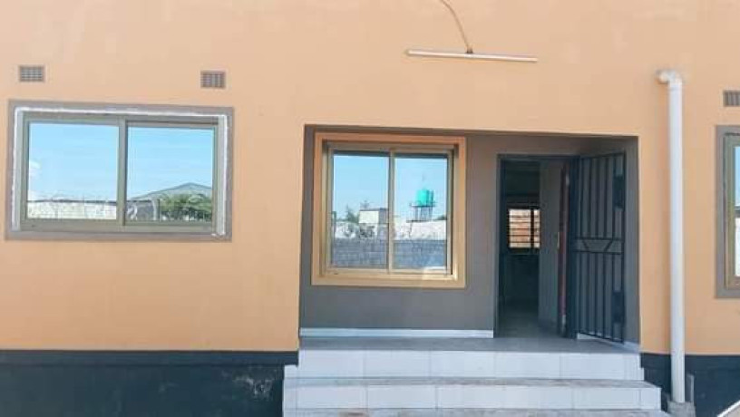 2-bedroom-flat-for-rent-in-chalala-big-5