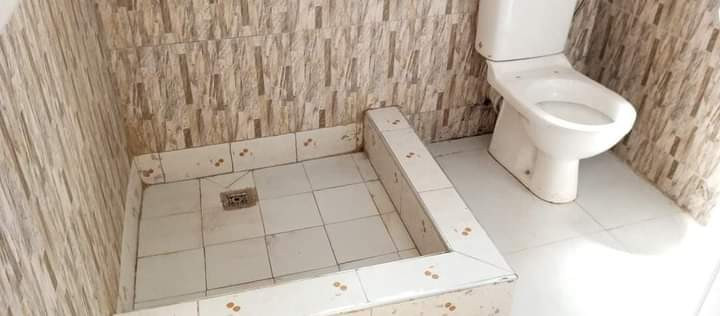 2-bedroom-flat-for-rent-in-chalala-big-3