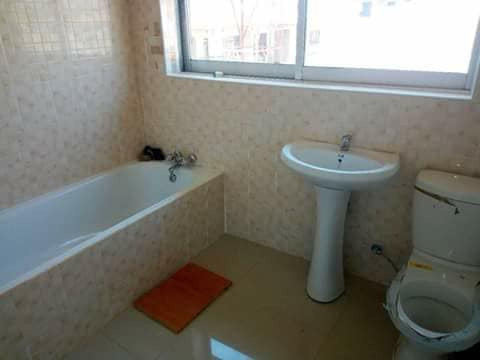 newly-built-four-bedroom-standalone-house-in-ibex-hill-big-6