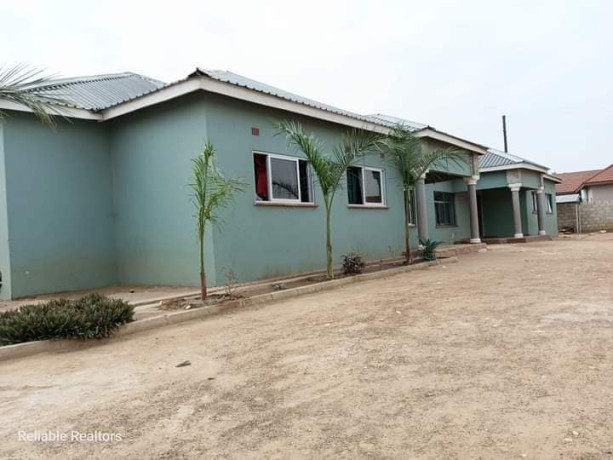 23-bedroom-flats-for-sale-in-chalala-big-3