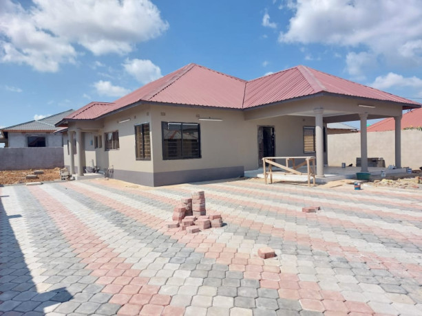 3-bedroom-house-for-sale-in-new-kasama-big-4