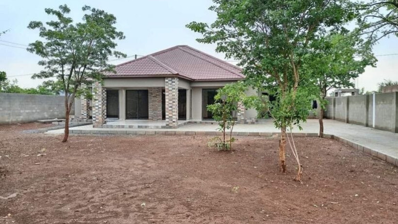 4-bedroom-house-for-sale-in-new-kasama-big-0