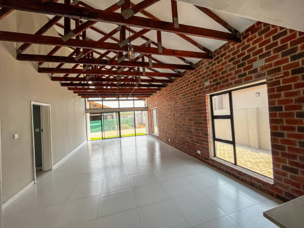 newly-built-three-bedroom-twonhouse-to-rent-in-lilayi-big-1