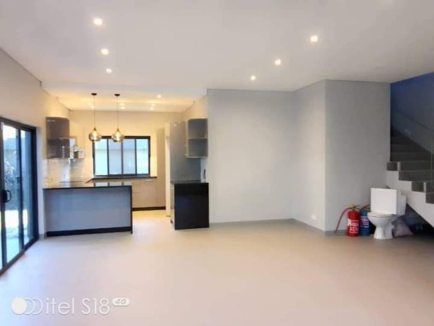 3-and-2-bedroom-flats-for-rent-in-roma-park-big-9