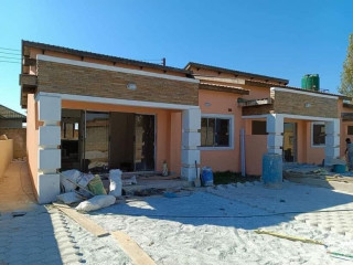 2 Bedroom Flat For Rent in Chalala