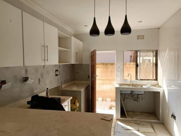 2-bedroom-flat-for-rent-in-chalala-big-3