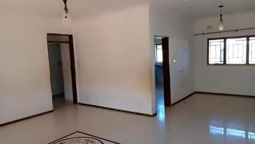 3-bedroom-flat-for-rent-in-chalala-big-2