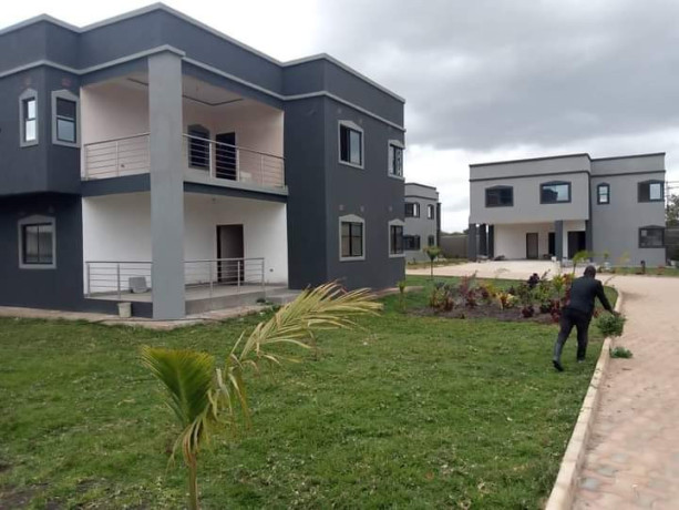 4-bedroom-house-for-sale-in-makeni-big-2