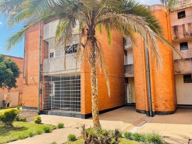 3-bedroom-flat-for-sale-in-longacres-big-2