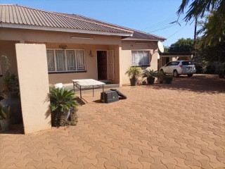 2-bedroom-flat-for-rent-in-libala-south