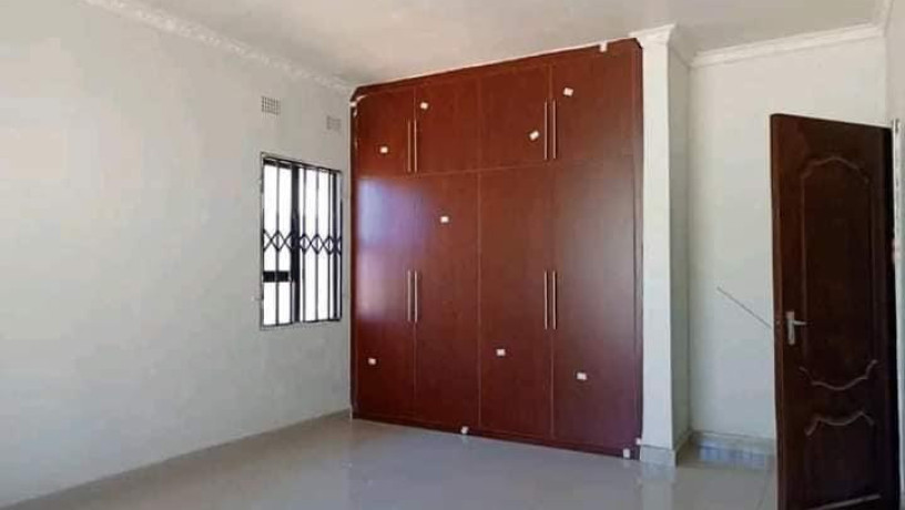 3-bedroom-flats-for-rent-in-new-kasama-big-5