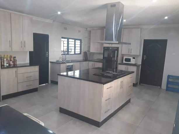 beautiful-5-bedroom-house-in-kalundu-near-british-international-school-big-2