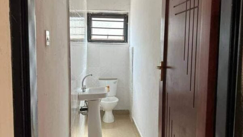 3-bedroom-flat-for-rent-in-lilayi-big-6