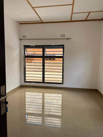 3-bedroom-flat-for-rent-in-lilayi-big-5