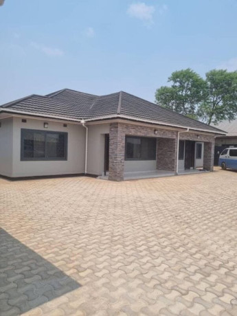 2-bedroom-flat-for-rent-in-makeni-big-1