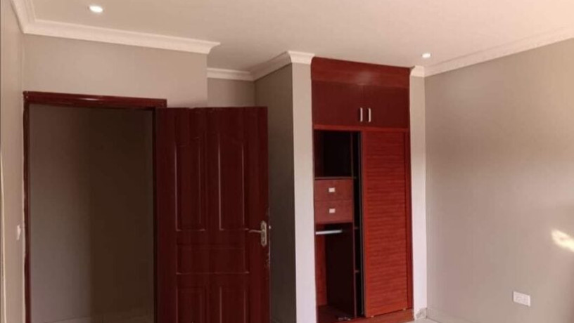 3-bedroom-flat-for-rent-in-chalala-big-2