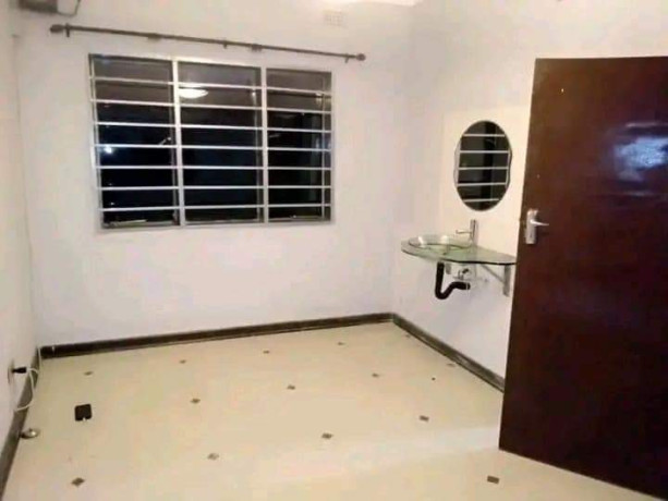 3-bedroom-flat-for-rent-in-chalala-big-7