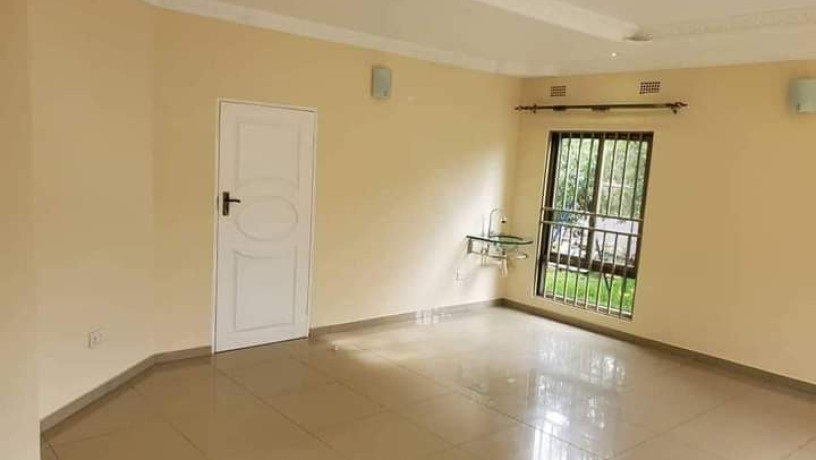 2-bedroom-flat-for-rent-in-chalala-big-9