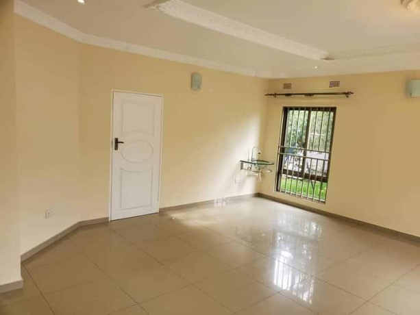 2-bedroom-flat-for-rent-in-chalala-big-9