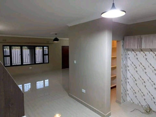 2 Bedroom Flats For Sale in Meanwood Ndeke