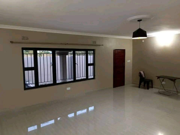 2-bedroom-flats-for-sale-in-meanwood-ndeke-big-2