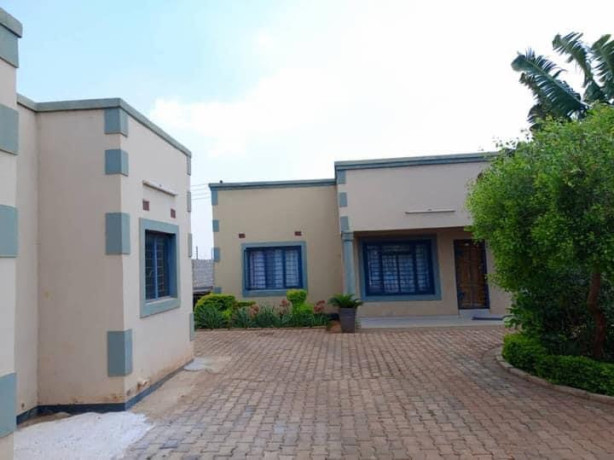 62-bedroom-flats-for-sale-in-chalala-big-3