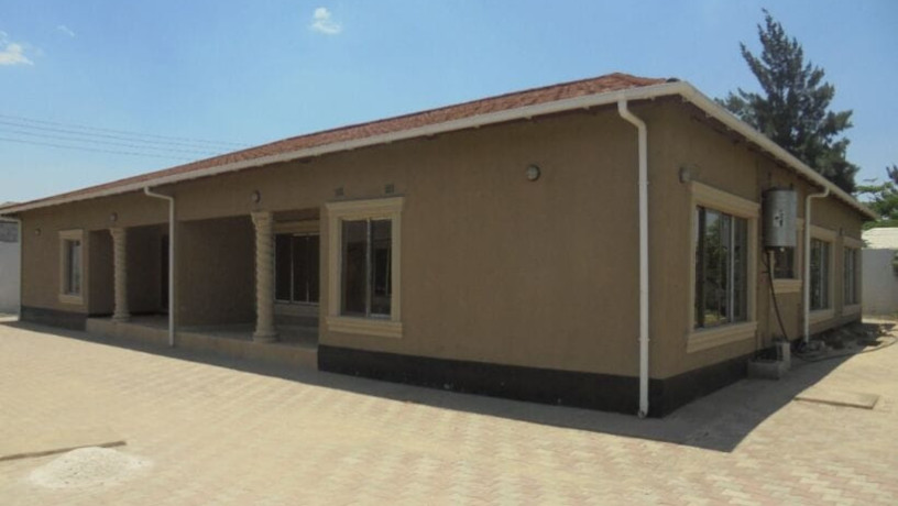 property-for-sale-in-meanwood-kwamwena-big-2