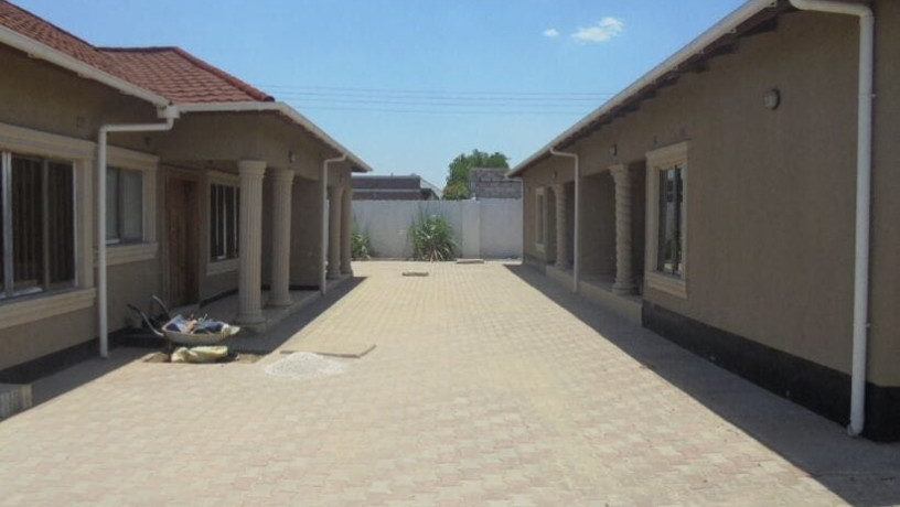 property-for-sale-in-meanwood-kwamwena-big-1