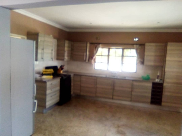 furnished-2-bedroom-house-in-ibex-hill-big-2