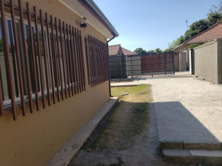 4 Bedroom Stand Alone For Rent in Roma