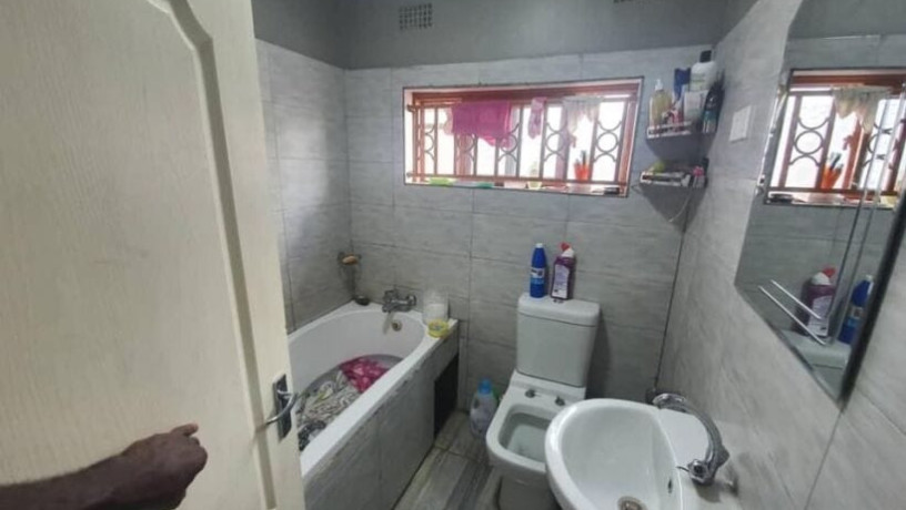 3-bedroom-house-for-sale-in-salama-park-big-8