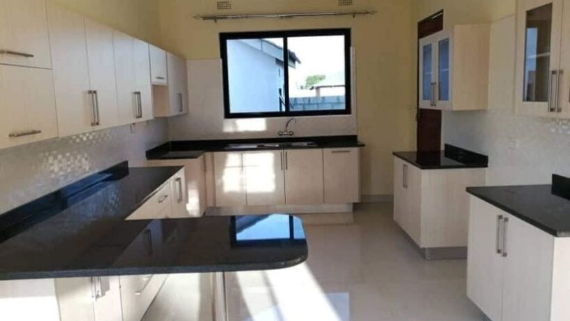 3-bedroom-flat-for-rent-in-libala-south-big-5