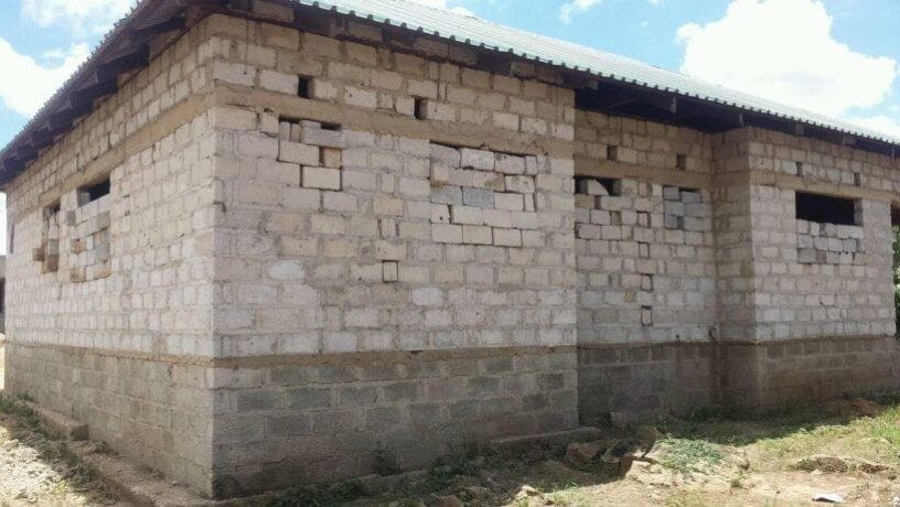 incomplete-house-for-sale-in-meanwood-lusaka-big-2