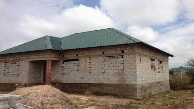 incomplete-house-for-sale-in-meanwood-lusaka-big-1