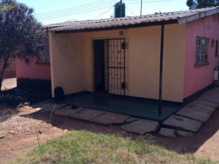 2 Bedroom House For Sale in Libala