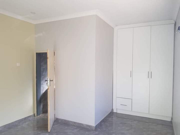 3-bedroom-flat-for-rent-in-chalala-big-6