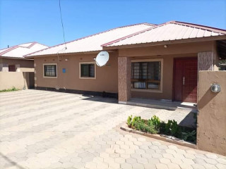 3-bedroom-flat-for-rent-in-libala-south