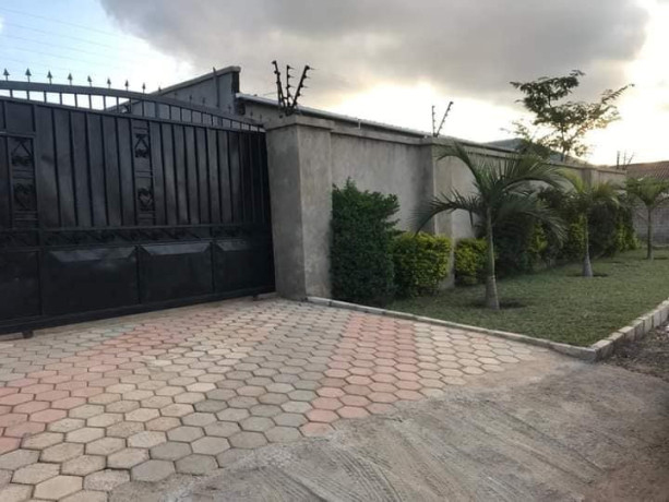 complex-of-flats-for-sale-in-kamwala-south-big-0