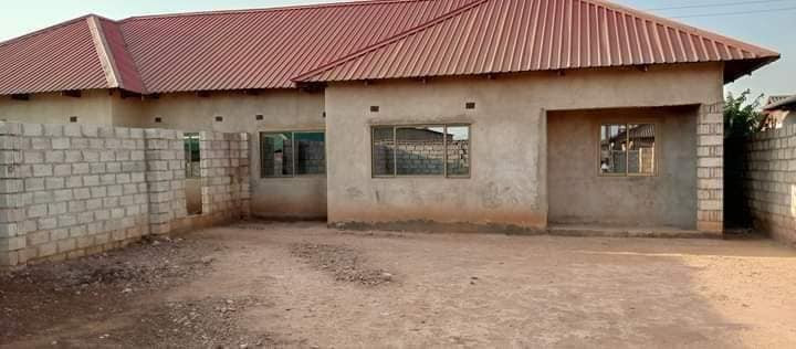 23-bedroom-flats-for-sale-in-chalala-big-3